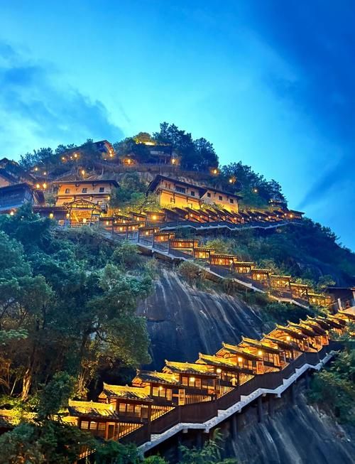 江西碳酸鈣客戶牽手銀星機械 選用圓形搖擺篩